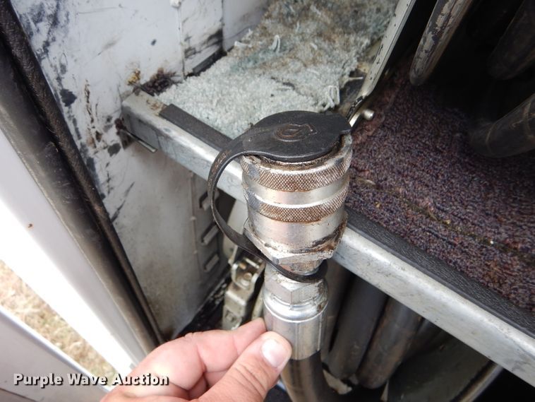 image for item DD4516 2011 Ford F550 Super Duty service truck with crane