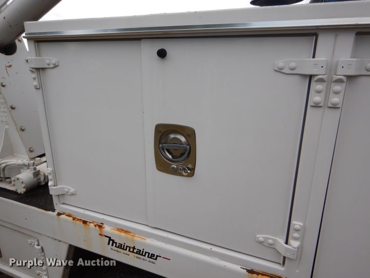 image for item DD4516 2011 Ford F550 Super Duty service truck with crane