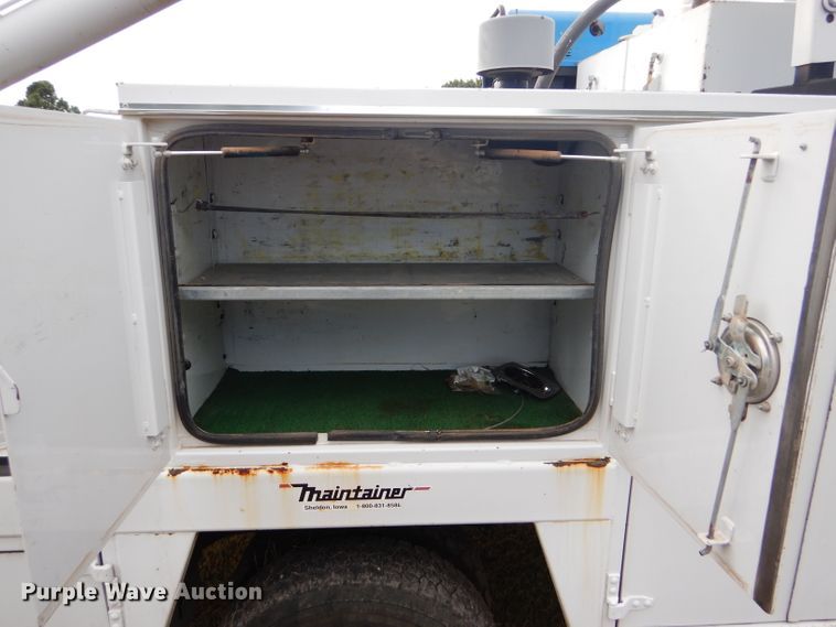 image for item DD4516 2011 Ford F550 Super Duty service truck with crane