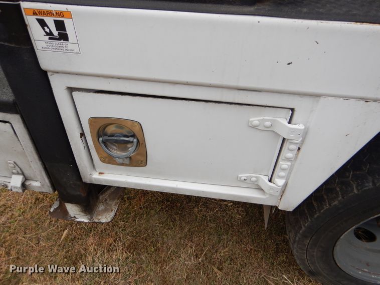 image for item DD4516 2011 Ford F550 Super Duty service truck with crane