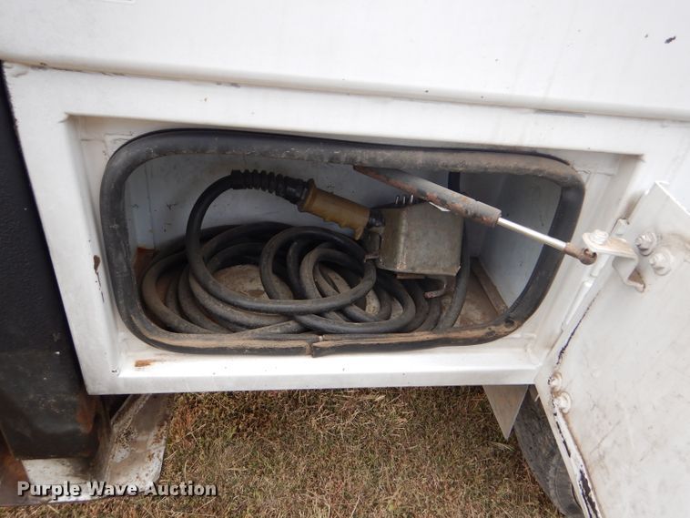 image for item DD4516 2011 Ford F550 Super Duty service truck with crane