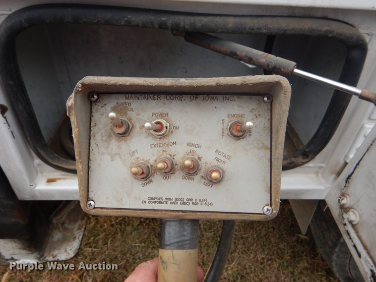 image for item DD4516 2011 Ford F550 Super Duty service truck with crane