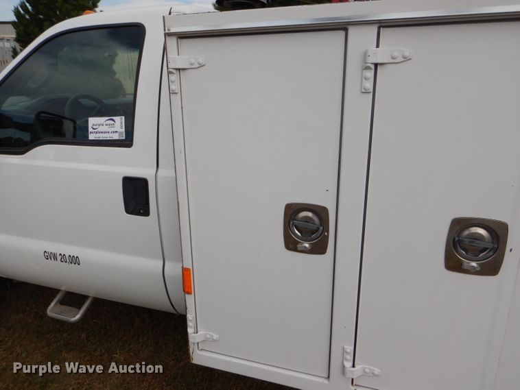 image for item DD4516 2011 Ford F550 Super Duty service truck with crane