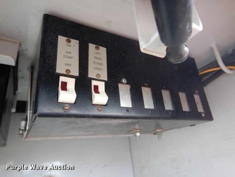 image for item DD4516 2011 Ford F550 Super Duty service truck with crane