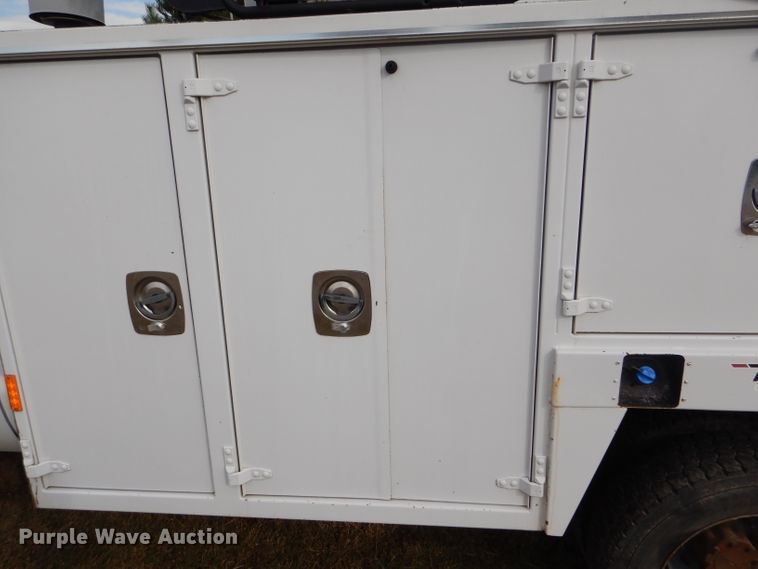 image for item DD4516 2011 Ford F550 Super Duty service truck with crane