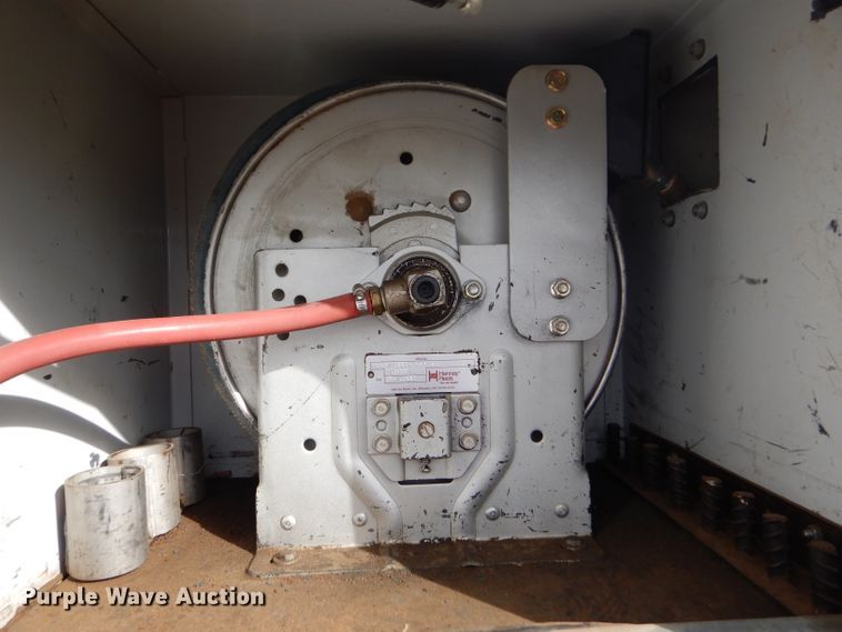 image for item DD4516 2011 Ford F550 Super Duty service truck with crane