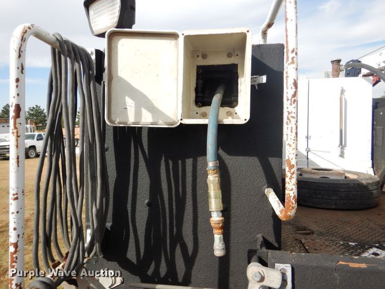 image for item DD4516 2011 Ford F550 Super Duty service truck with crane