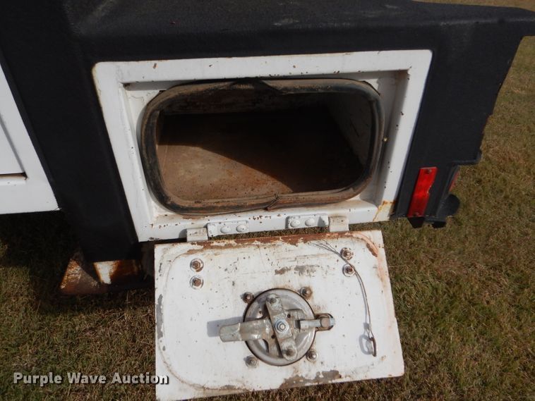 image for item DD4516 2011 Ford F550 Super Duty service truck with crane