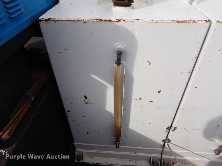 image for item DD4516 2011 Ford F550 Super Duty service truck with crane