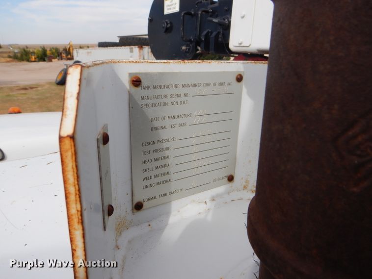 image for item DD4516 2011 Ford F550 Super Duty service truck with crane