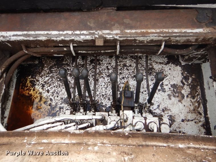 image for item DD4516 2011 Ford F550 Super Duty service truck with crane