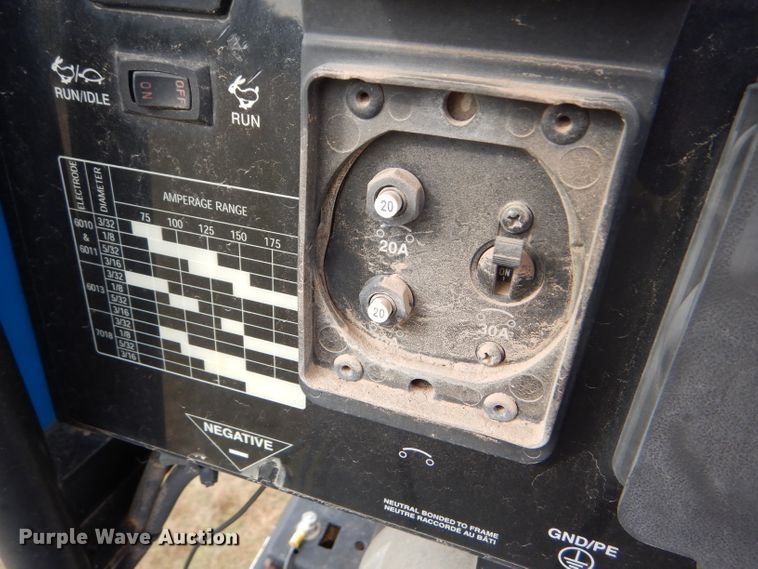 image for item DD4516 2011 Ford F550 Super Duty service truck with crane