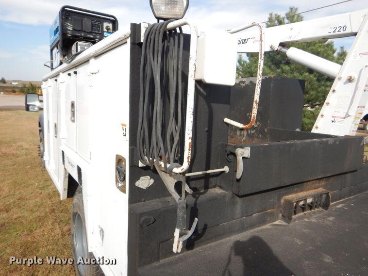 image for item DD4516 2011 Ford F550 Super Duty service truck with crane