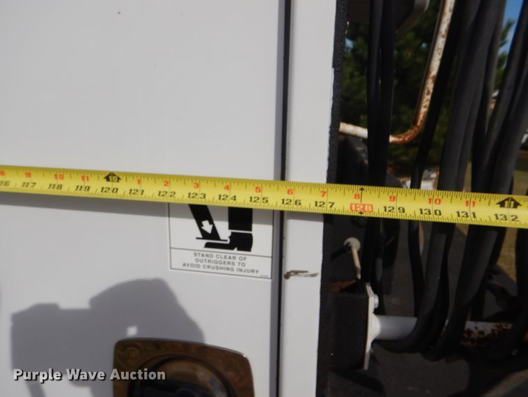 image for item DD4516 2011 Ford F550 Super Duty service truck with crane