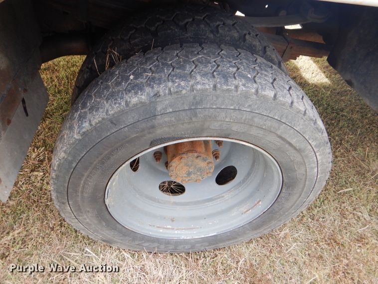 image for item DD4516 2011 Ford F550 Super Duty service truck with crane