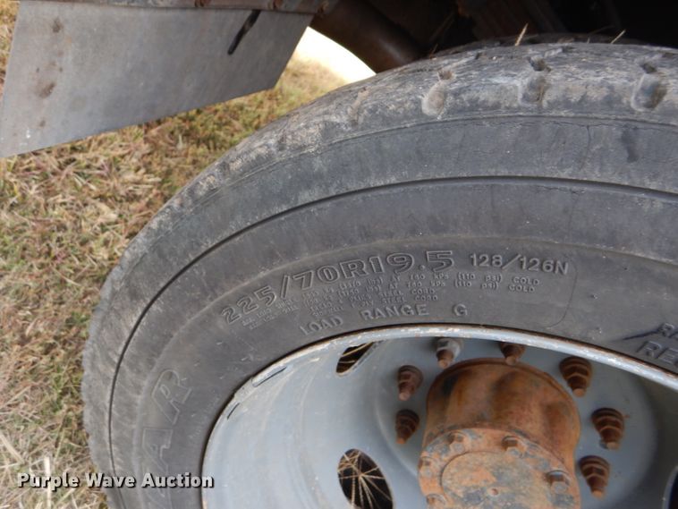 image for item DD4516 2011 Ford F550 Super Duty service truck with crane