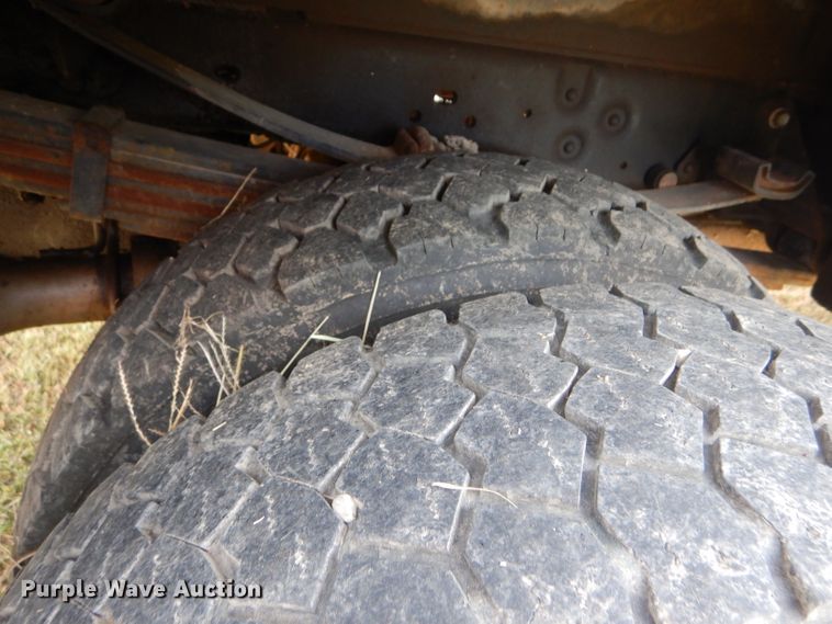 image for item DD4516 2011 Ford F550 Super Duty service truck with crane