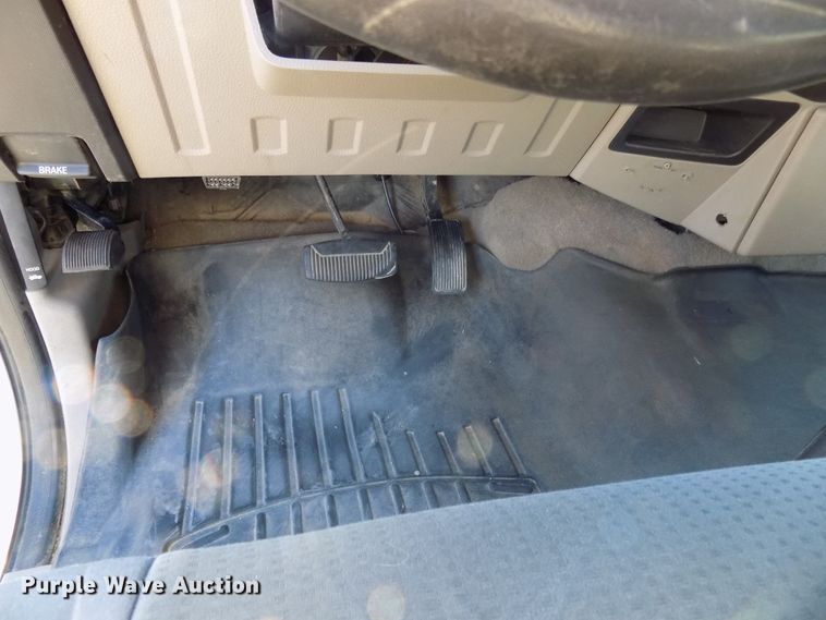 image for item DD6048 2009 Ford F350 Super Duty Crew Cab utility bed pickup truck