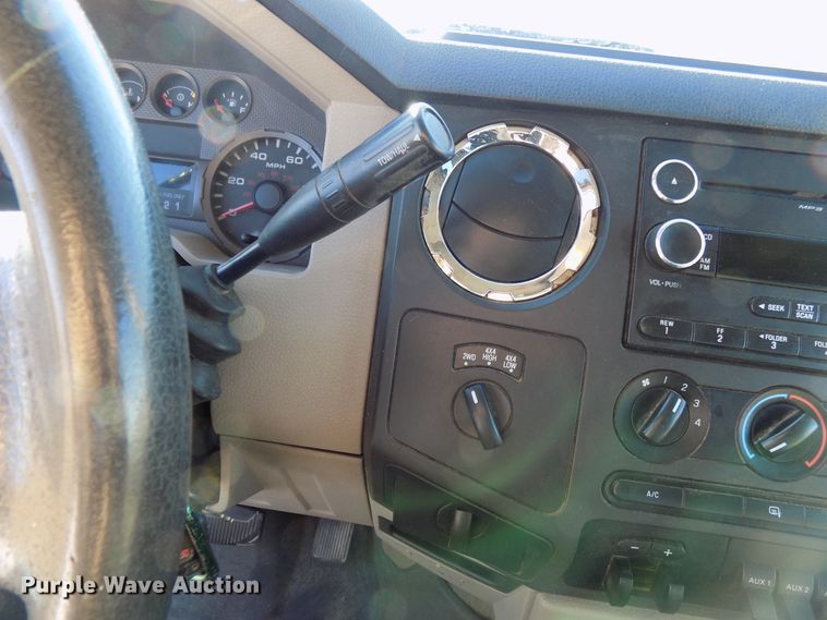 image for item DD6048 2009 Ford F350 Super Duty Crew Cab utility bed pickup truck