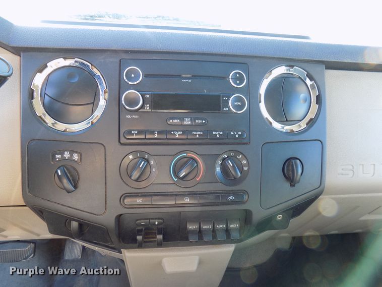 image for item DD6048 2009 Ford F350 Super Duty Crew Cab utility bed pickup truck