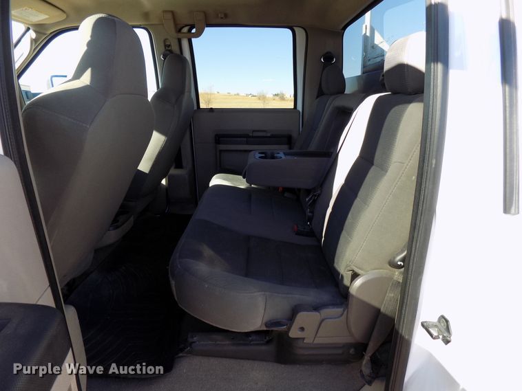 image for item DD6048 2009 Ford F350 Super Duty Crew Cab utility bed pickup truck