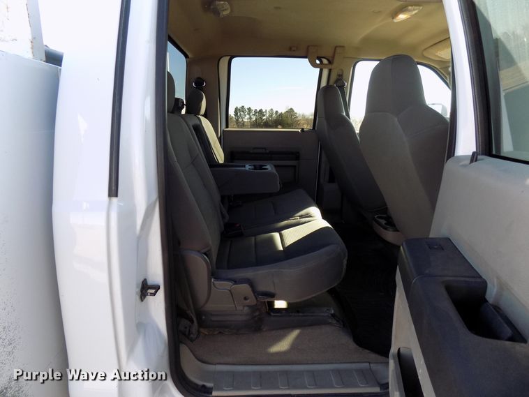 image for item DD6048 2009 Ford F350 Super Duty Crew Cab utility bed pickup truck