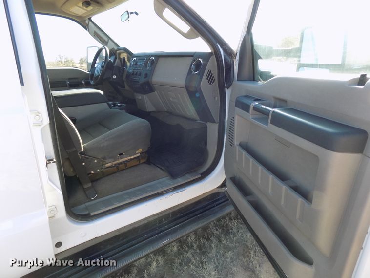 image for item DD6048 2009 Ford F350 Super Duty Crew Cab utility bed pickup truck