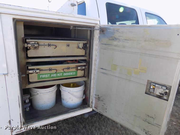 image for item DD6048 2009 Ford F350 Super Duty Crew Cab utility bed pickup truck