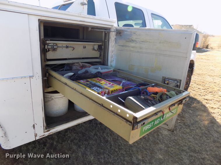 image for item DD6048 2009 Ford F350 Super Duty Crew Cab utility bed pickup truck