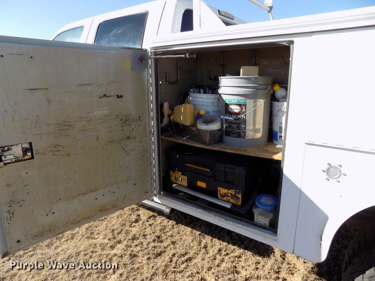 image for item DD6048 2009 Ford F350 Super Duty Crew Cab utility bed pickup truck