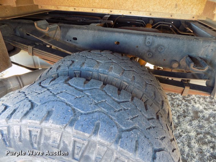 image for item DD6048 2009 Ford F350 Super Duty Crew Cab utility bed pickup truck