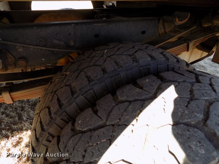 image for item DD6048 2009 Ford F350 Super Duty Crew Cab utility bed pickup truck