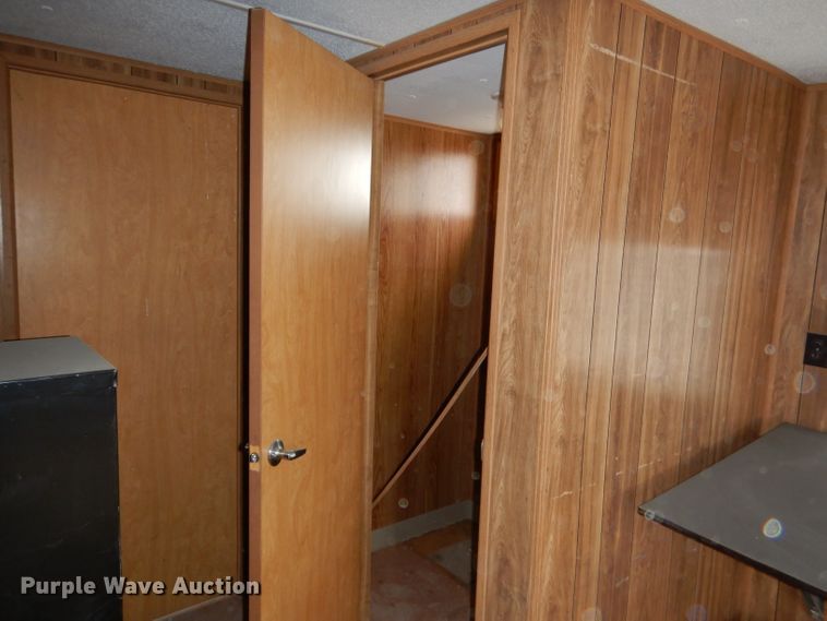 image for item DG5853 1999 William Scottsman office trailer