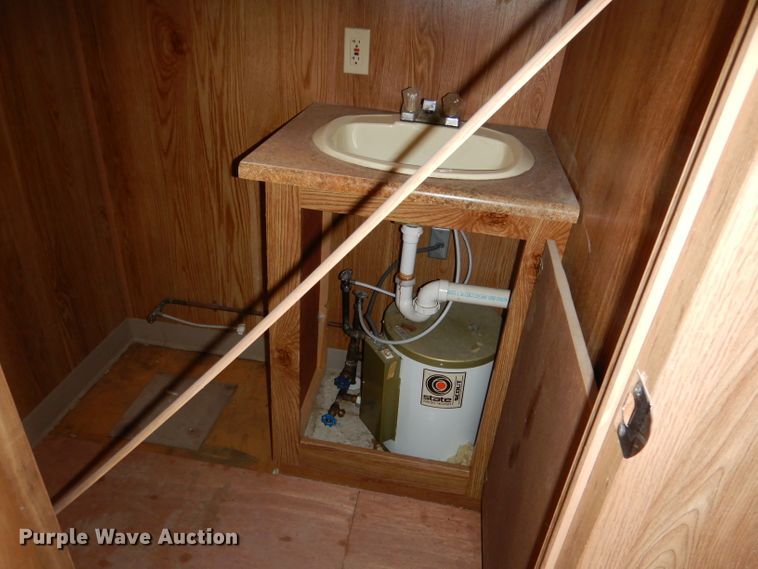 image for item DG5853 1999 William Scottsman office trailer