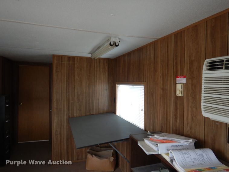 image for item DG5853 1999 William Scottsman office trailer