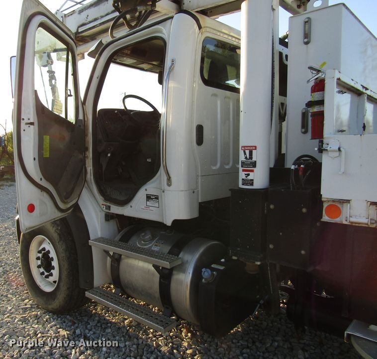 image for item DG6499 2012 Freightliner Business Class M2 crane truck