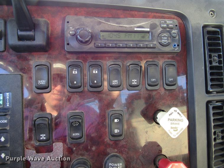 image for item DG6499 2012 Freightliner Business Class M2 crane truck