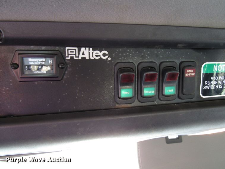 image for item DG6499 2012 Freightliner Business Class M2 crane truck