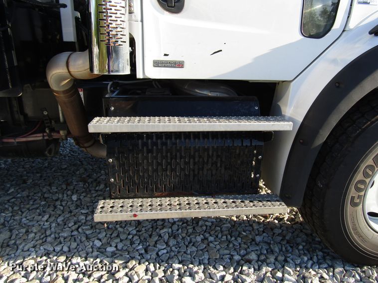 image for item DG6499 2012 Freightliner Business Class M2 crane truck