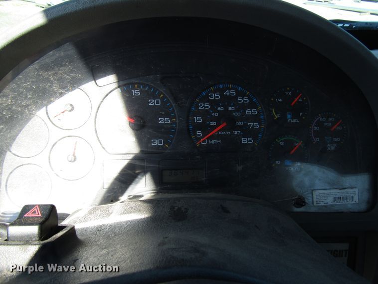 image for item DG6506 2003 International 4300 bucket truck