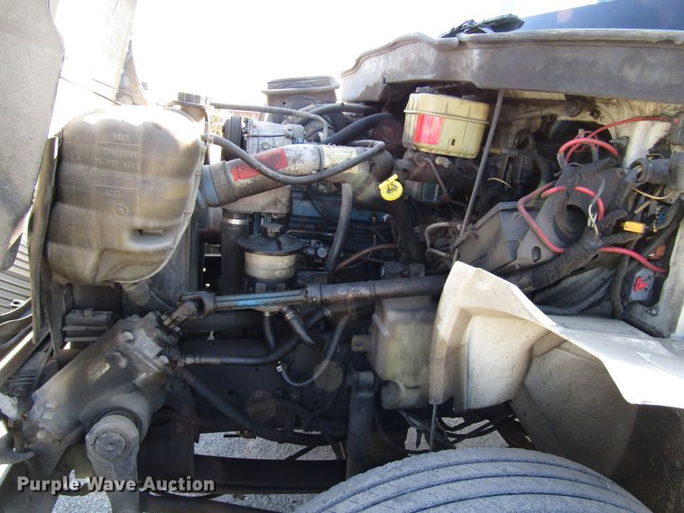 image for item DG6506 2003 International 4300 bucket truck