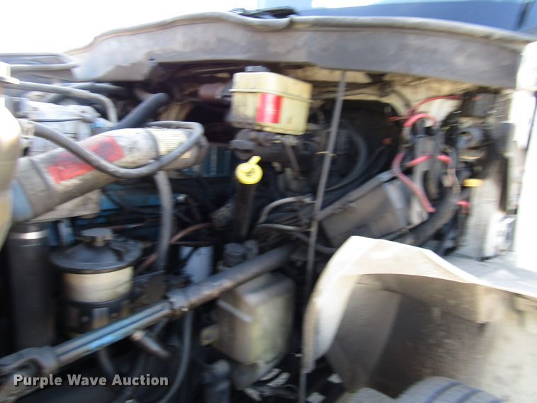 image for item DG6506 2003 International 4300 bucket truck