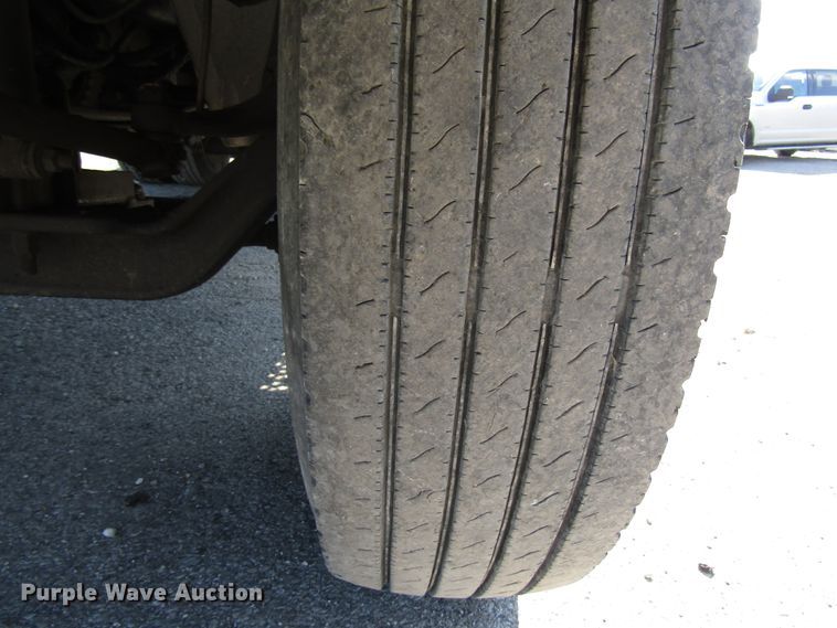 image for item DG6506 2003 International 4300 bucket truck