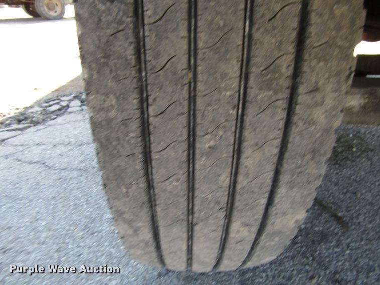 image for item DG6506 2003 International 4300 bucket truck