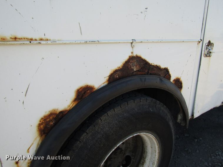 image for item DG6506 2003 International 4300 bucket truck