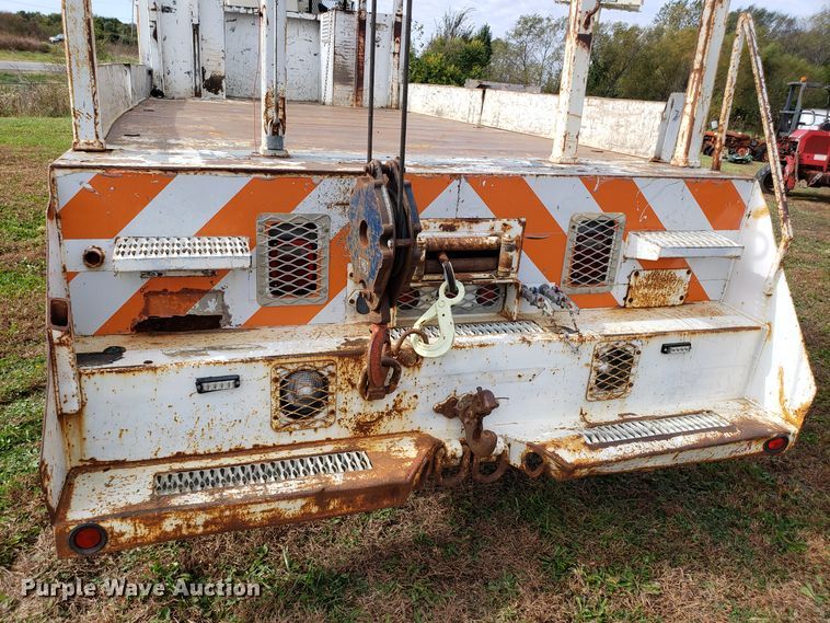 image for item DG8840 2002 Sterling Acterra M8500 crane truck