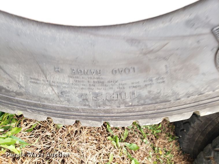 image for item DG8840 2002 Sterling Acterra M8500 crane truck