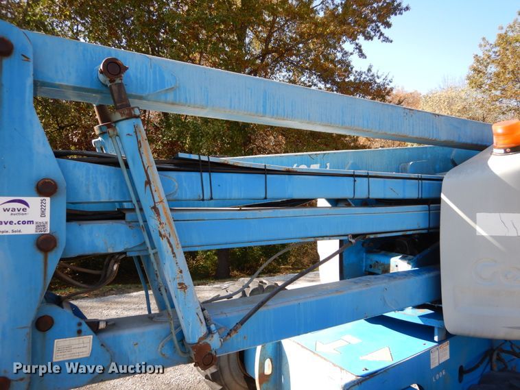 image for item DH2225 2000 Genie Z-45/25J boom lift