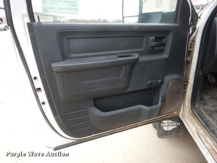 image for item DH6243 2011 Dodge Ram 5500 bucket truck