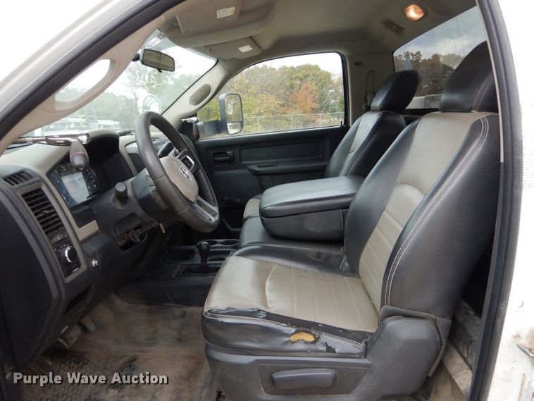 image for item DH6243 2011 Dodge Ram 5500 bucket truck